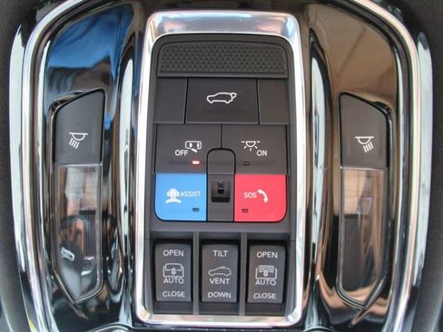 Used 2023 Jeep Grand Cherokee L Summit AWD/4WD image 30