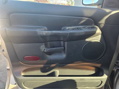 Used 2005 Dodge Ram 1500 Truck SLT image 9