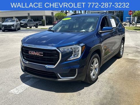 Certified 2022 GMC Terrain SLE w/ Driver Convenience Package FWD image 3