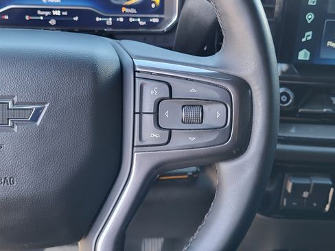 Used 2025 Chevrolet Silverado 2500 ZR2 w/ Technology Package AWD/4WD image 27