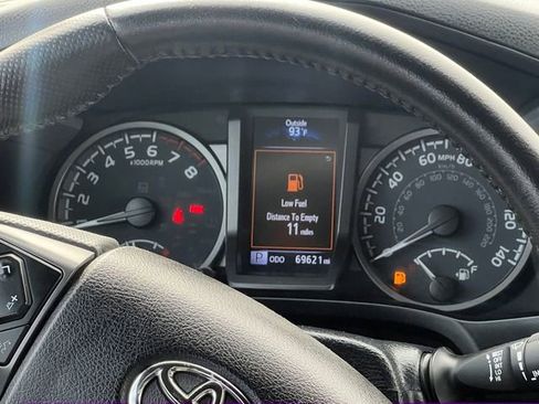 Certified 2022 Toyota Tacoma TRD Off-Road w/ Technology Package image 16