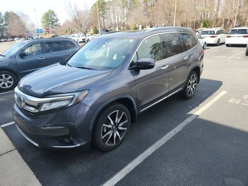 Used 2019 Honda Pilot Touring image 2