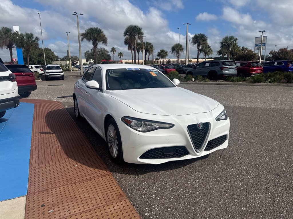 Used 2021 Alfa Romeo Giulia Sprint w/ Cold Weather Package AWD/4WD image 2