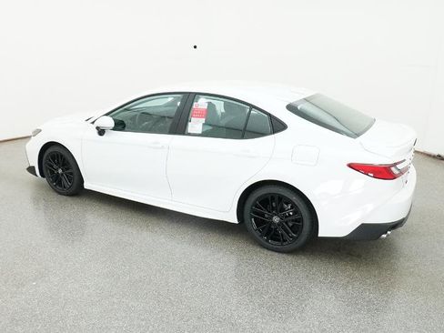 New 2026 Toyota Camry SE image 7