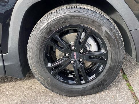 Used 2022 GMC Terrain AT4 w/ Infotainment Package II image 48