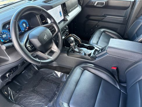 Used 2025 Ford Bronco Badlands AWD/4WD image 11