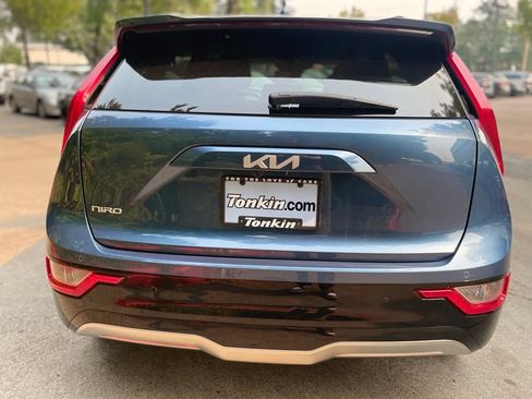 Certified 2023 Kia Niro Wind w/ Wind Preserve Package FWD image 5