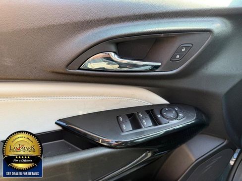 Used 2025 Chevrolet Trax LT image 8