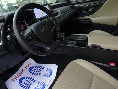 Used 2019 Lexus ES 350 w/ Premium Package FWD image 12