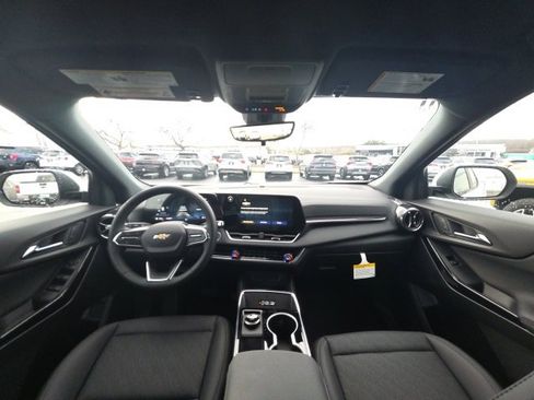 New 2026 Chevrolet Equinox LT w/ Convenience Package II image 10