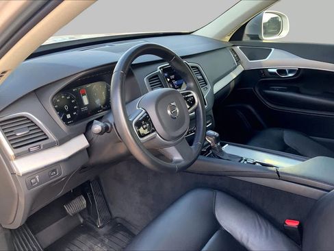 Used 2022 Volvo XC90 T5 Momentum FWD image 18