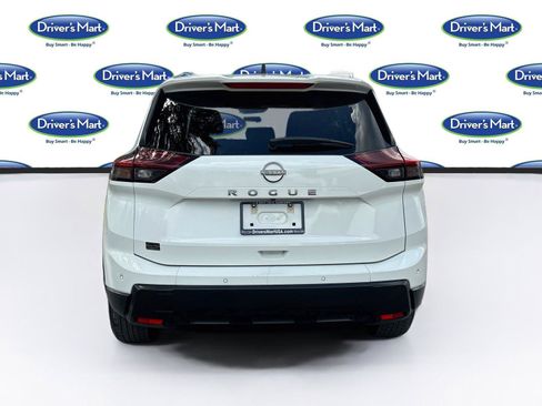 Used 2024 Nissan Rogue S FWD image 6