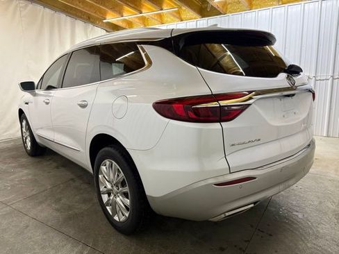 Used 2020 Buick Enclave Essence w/ Sound and Sites Package FWD image 8