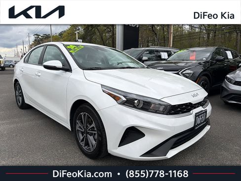 Certified 2024 Kia Forte LXS w/ LXS Technology Package FWD image 1
