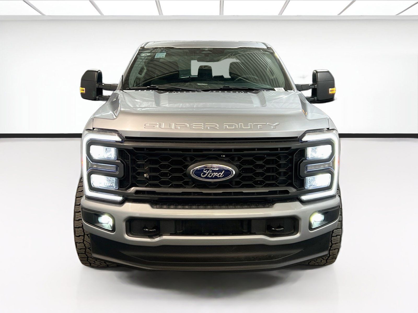 Used 2023 Ford F250 XL w/ STX Appearance Package AWD/4WD image 2