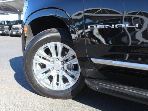 Used 2022 GMC Yukon Denali w/ Max Trailering Package image 15