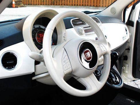 Used 2015 FIAT 500 Pop FWD image 28