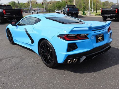 Used 2023 Chevrolet Corvette Stingray Coupe w/ Z51 Performance Package RWD image 3