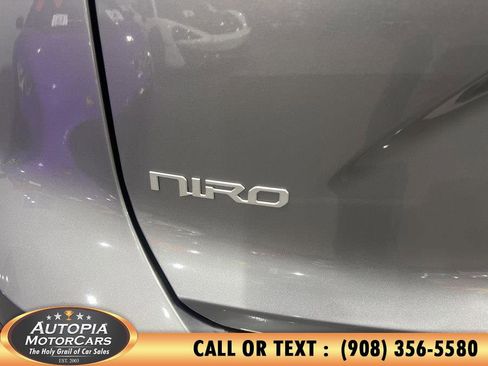 Used 2023 Kia Niro EX Touring image 38