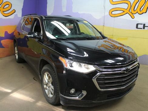 Used 2020 Chevrolet Traverse LT w/ LPO, Floor Liner Package AWD/4WD image 2