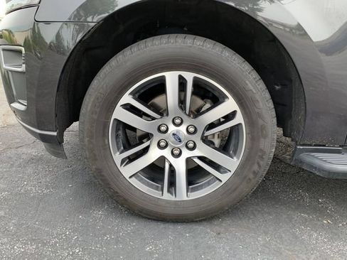 Used 2024 Ford Expedition Max Limited AWD/4WD image 9