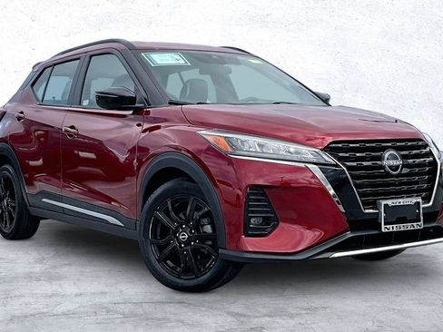 Used 2024 Nissan Kicks SR w/ SR Premium Package FWD image 11