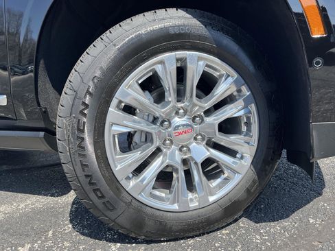 New 2026 GMC Yukon Denali image 2