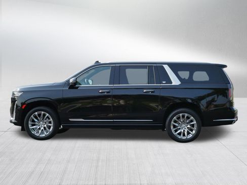 Used 2023 Cadillac Escalade ESV Premium Luxury w/ LPO, Radiant Package AWD/4WD image 3