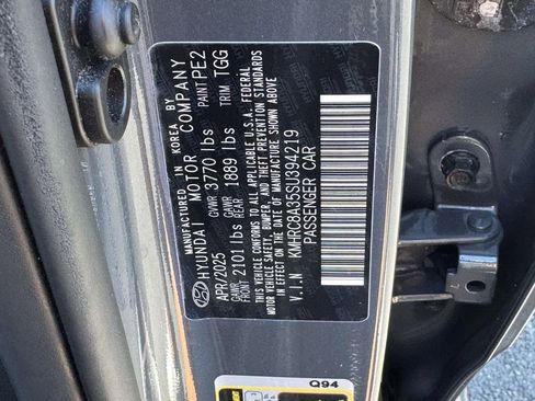 Used 2025 Hyundai Venue SEL FWD image 28
