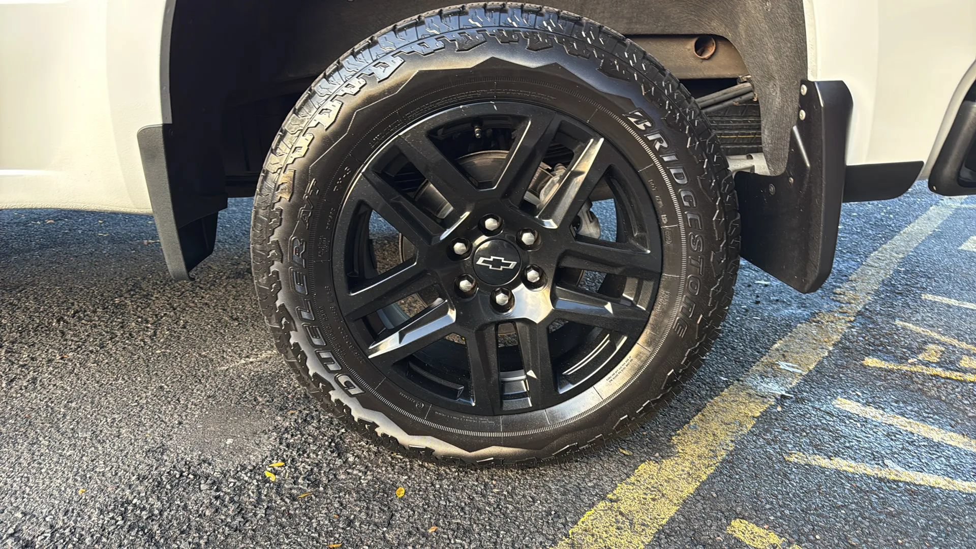 Used 2025 Chevrolet Silverado 1500 LT Trail Boss w/ Dark Appearance Package AWD/4WD image 10