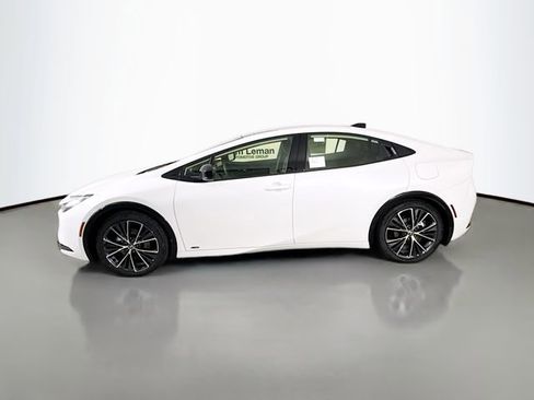 New 2026 Toyota Prius XLE image 4