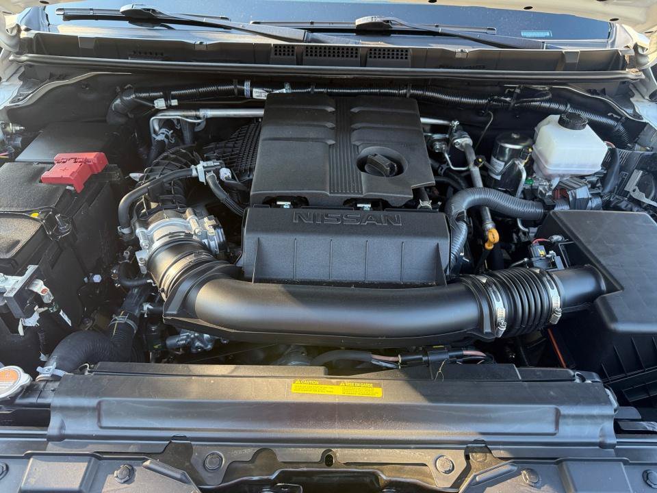Used 2025 Nissan Frontier SV w/ SV Convenience Package RWD image 16