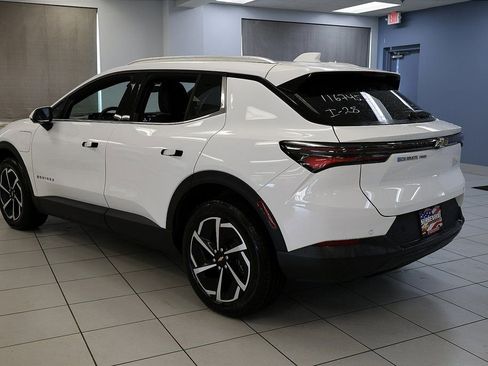 New 2026 Chevrolet Equinox EV LT image 6