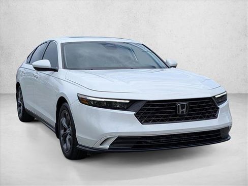 Used 2023 Honda Accord EX image 3