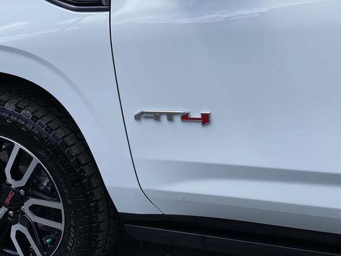Used 2023 GMC Yukon AT4 w/ AT4 Premium Package AWD/4WD image 10