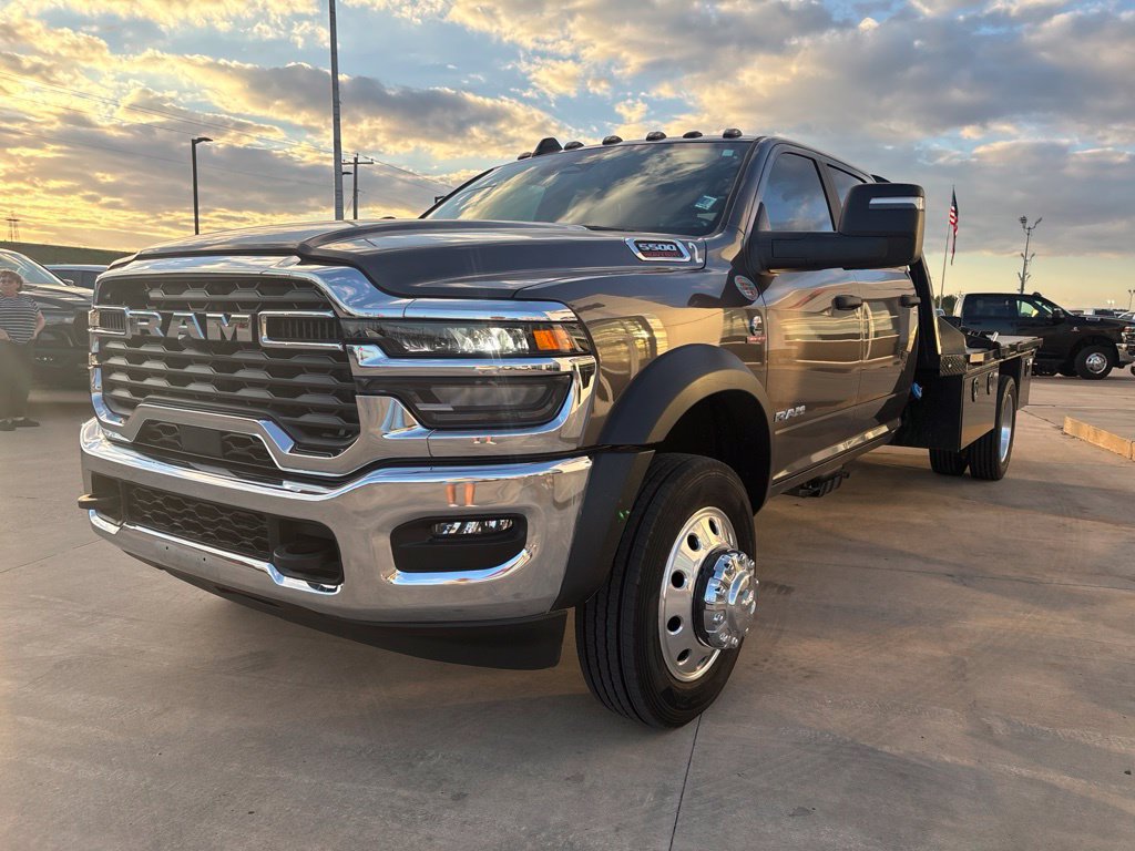 Used 2026 RAM 5500 4x4 Crew Cab image 3