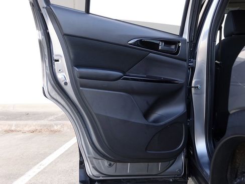 Used 2020 Mitsubishi Eclipse Cross LE image 36