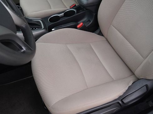 Used 2015 Hyundai Elantra SE image 9