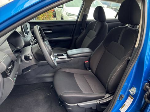 Used 2025 Nissan Sentra SV FWD image 35