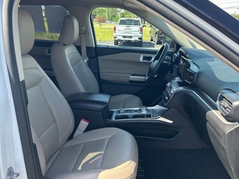 Used 2021 Ford Explorer XLT w/ Equipment Group 202A AWD/4WD image 67