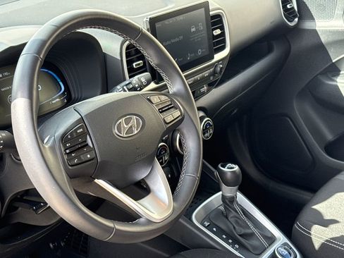 Used 2026 Hyundai Venue SEL FWD image 18