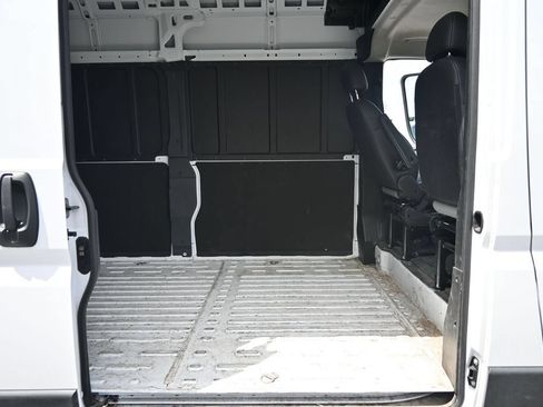 Used 2026 RAM ProMaster 2500 w/ Convenience Group FWD image 17