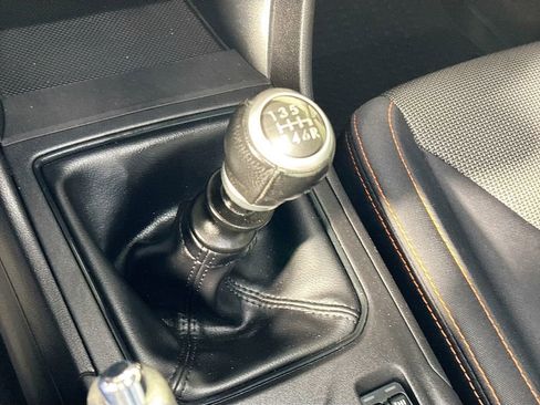 Used 2018 Subaru Crosstrek 2.0i Premium image 17