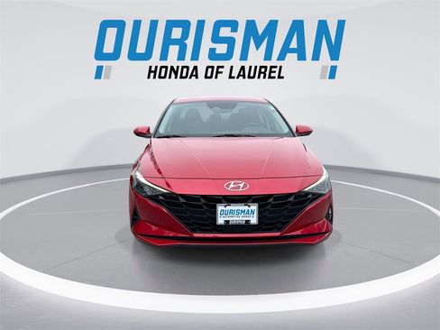 Used 2023 Hyundai Elantra SEL w/ Convenience Package image 3