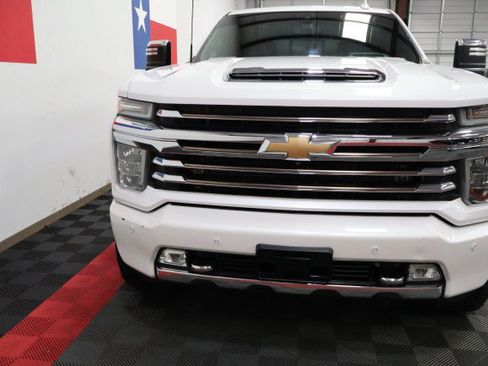 Used 2020 Chevrolet Silverado 2500 High Country w/ Technology Package AWD/4WD image 5