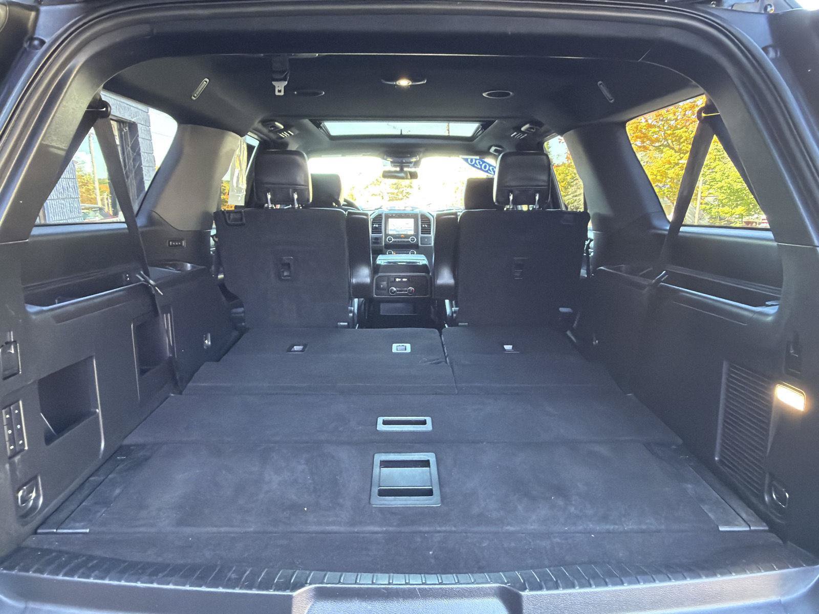 Used 2020 Ford Expedition Max XLT w/ Equipment Group 202A AWD/4WD image 24