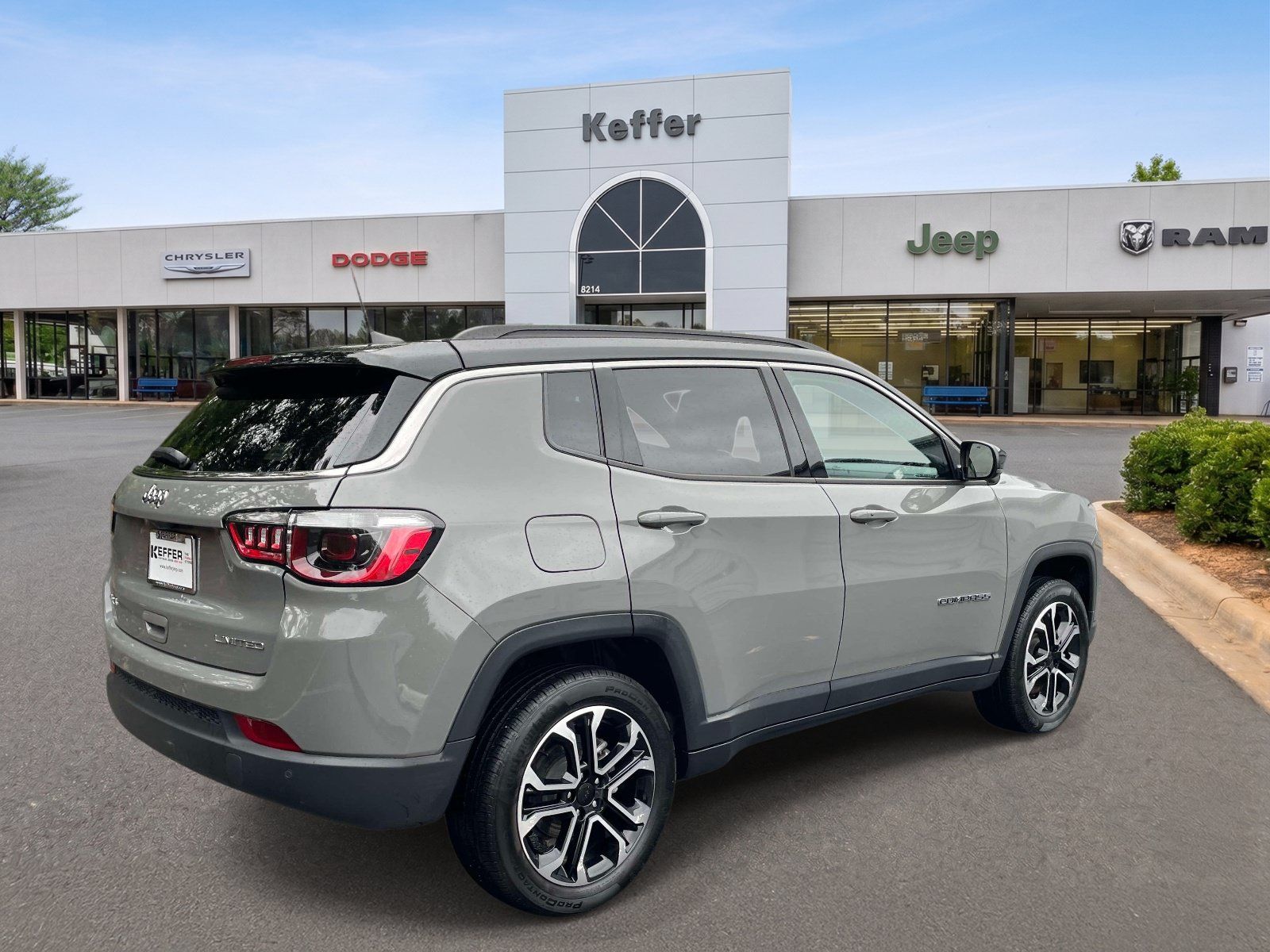 Used 2024 Jeep Compass Limited w/ Sun and Sound Group AWD/4WD image 6