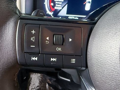 Certified 2024 Nissan Rogue SL FWD image 33
