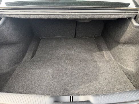Used 2019 Dodge Charger SXT RWD image 6