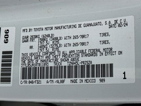 Used 2024 Toyota Tacoma TRD Off-Road image 12